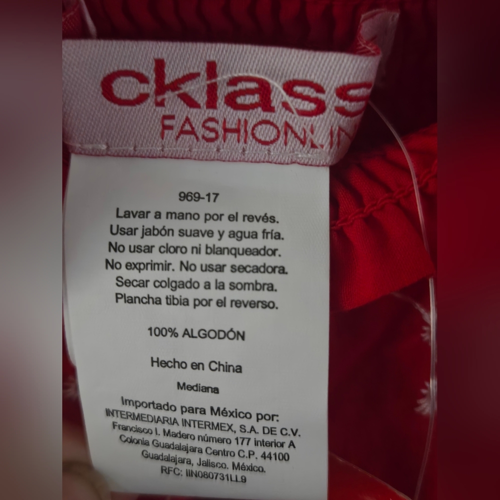 CKlass Red Embroidered Peasant Top NWT - Picture 9 of 9